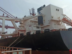 全国首次！40万吨级矿石船舶应用清洁岸电能源
