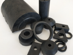 橡胶制品生产中添加再生胶的作用是什么？